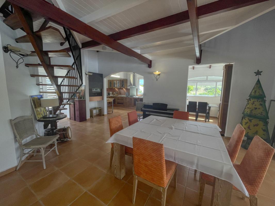 18.Location villa piscine sainte anne guadeloupe_Salle à manger.
